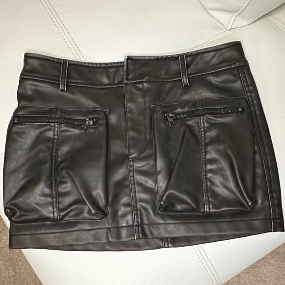 ZARA faux leather skirt - Picture 5 of 7